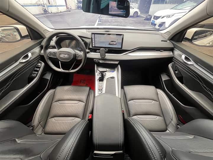 Фото 4 - Geely Preface