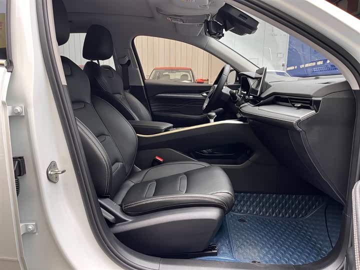 Фото 6 - Geely Preface