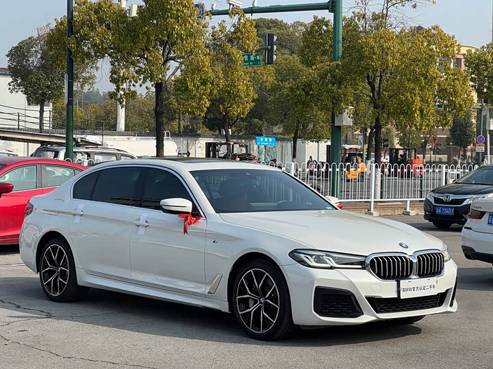 Фото 3 - BMW 5 Series