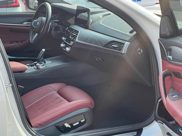 Фото 8 - BMW 5 Series