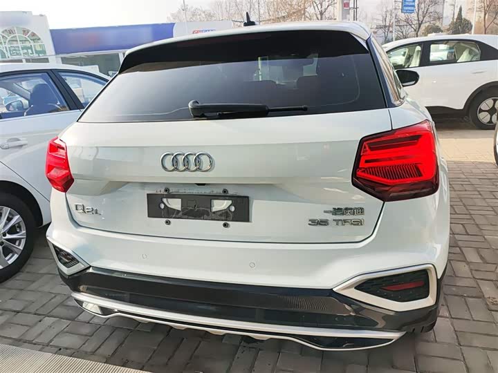 Фото 6 - Audi Q2L