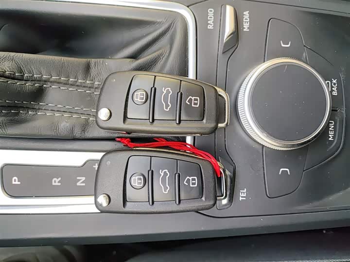 Фото 9 - Audi Q2L