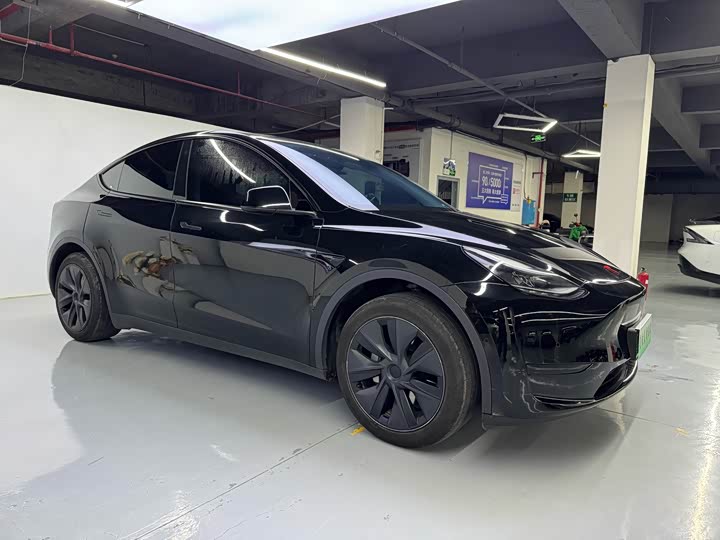 Фото 3 - Tesla Model Y