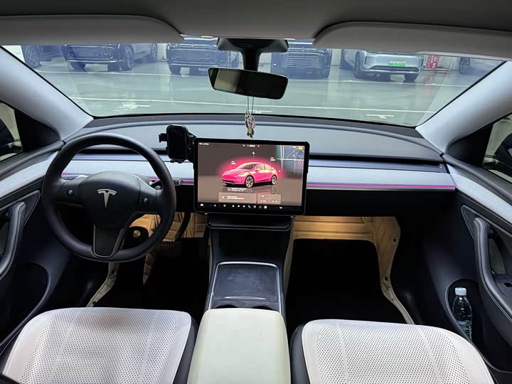 Фото 8 - Tesla Model Y