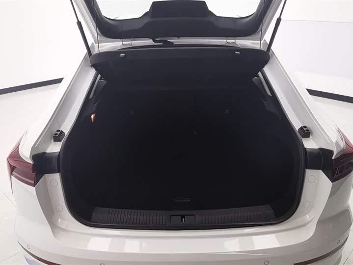 Фото 4 - Bestune B70