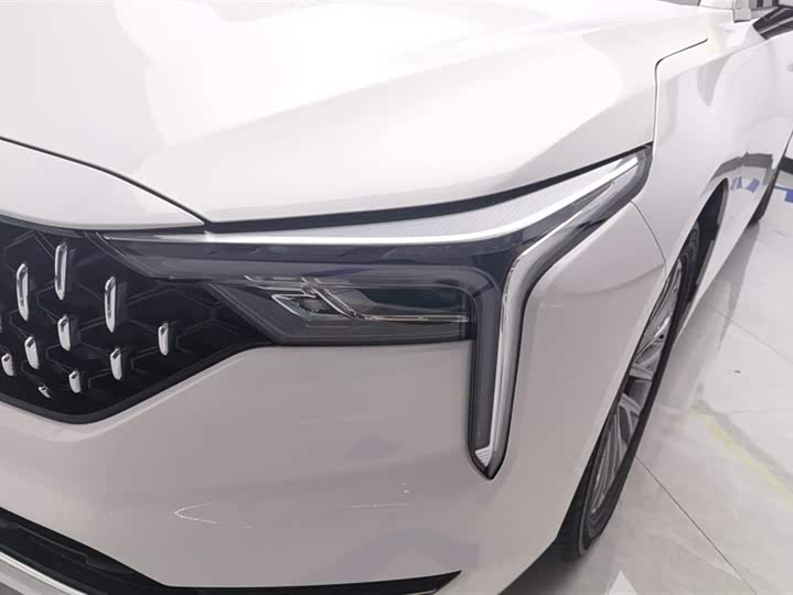 Фото 5 - Bestune B70