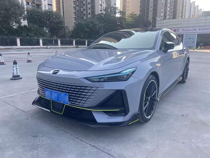 Фото 1 - Changan UNI-V