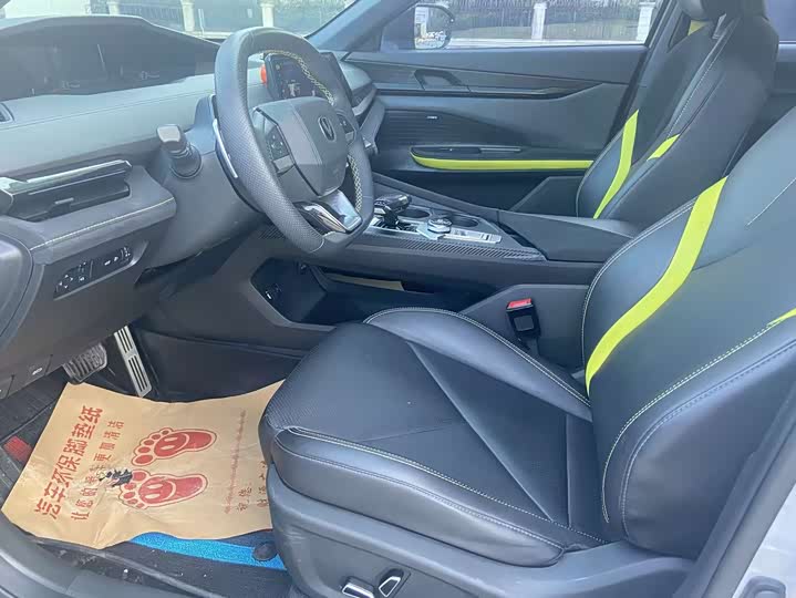 Фото 4 - Changan UNI-V