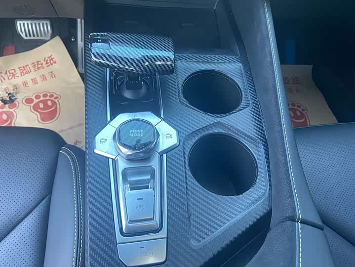 Фото 7 - Changan UNI-V