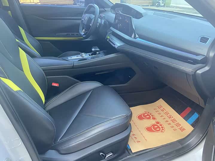 Фото 8 - Changan UNI-V