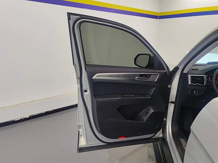 Фото 7 - Volkswagen Teramont Pro