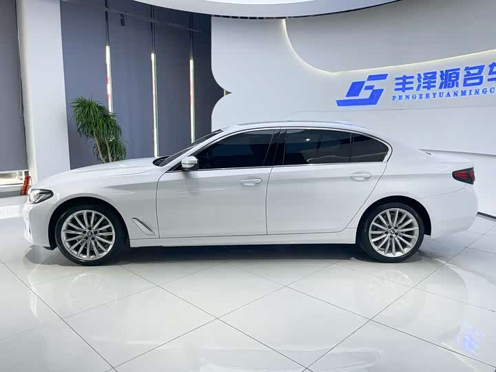 Фото 2 - BMW 5 Series