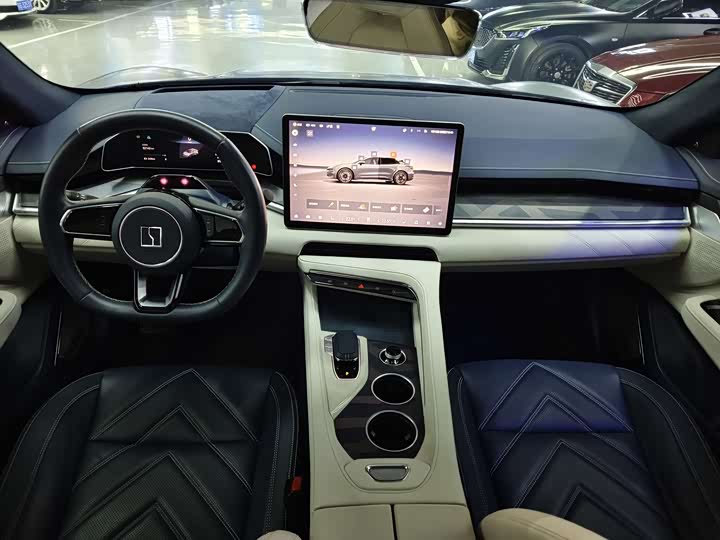 Фото 7 - Zeekr 001