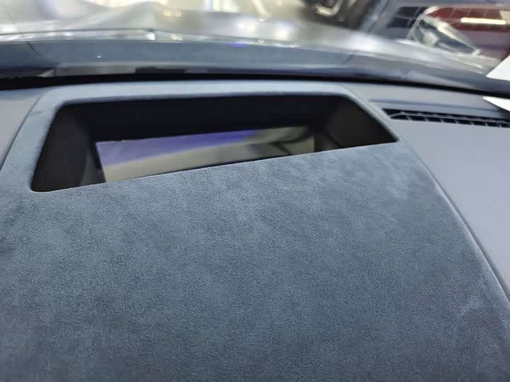 Фото 9 - Zeekr 001