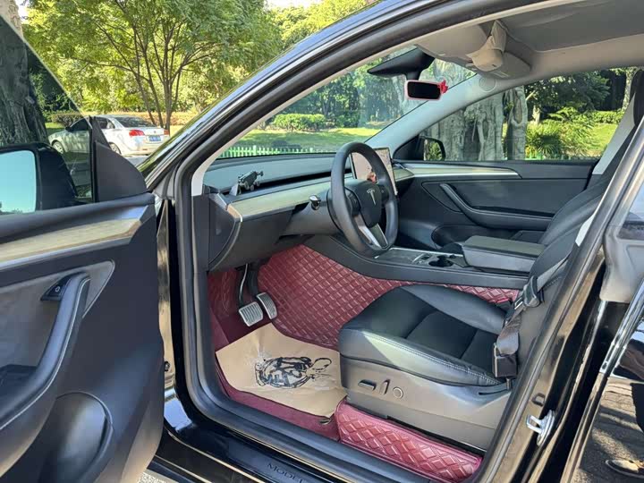 Фото 4 - Tesla Model Y