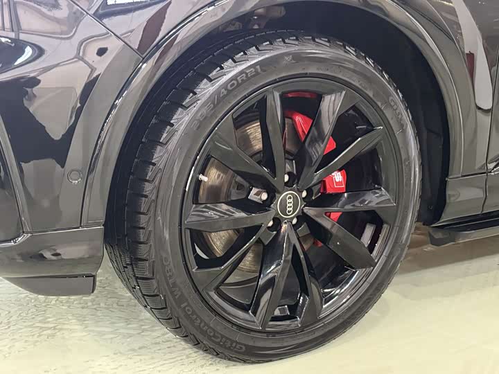 Фото 7 - Audi Q7