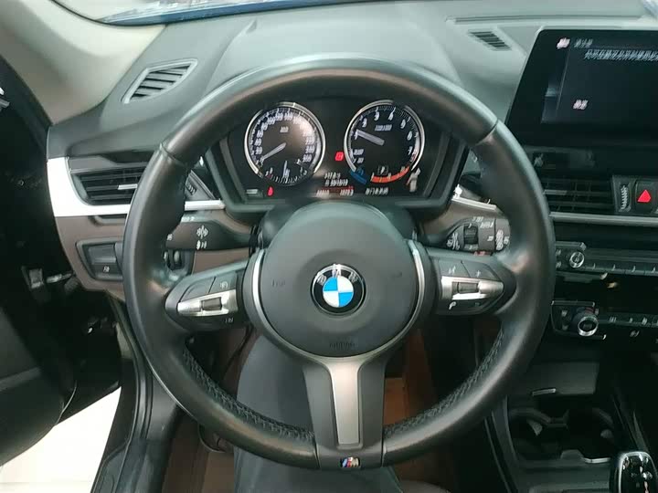 Фото 3 - BMW X1