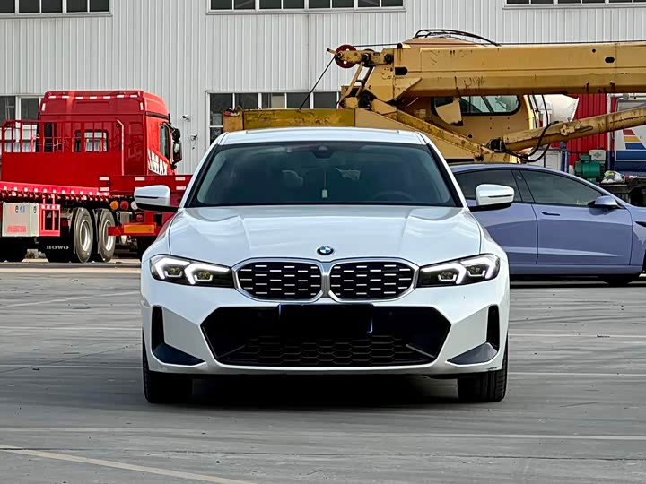 Фото 2 - BMW 3 Series