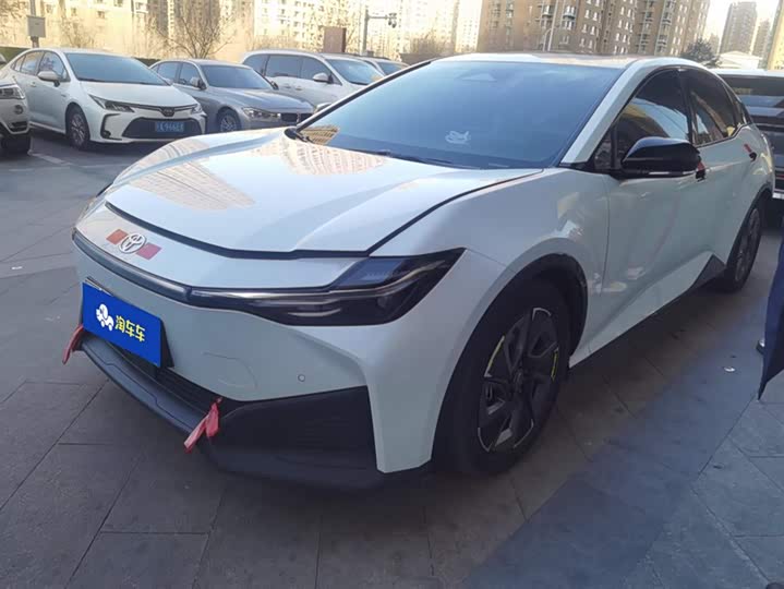 Фото 1 - Toyota bZ3