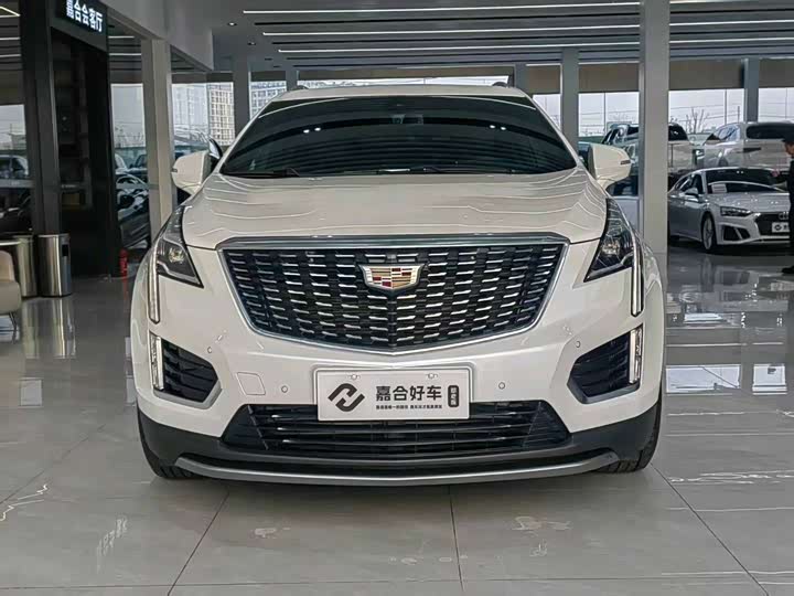 Фото 2 - Cadillac XT5