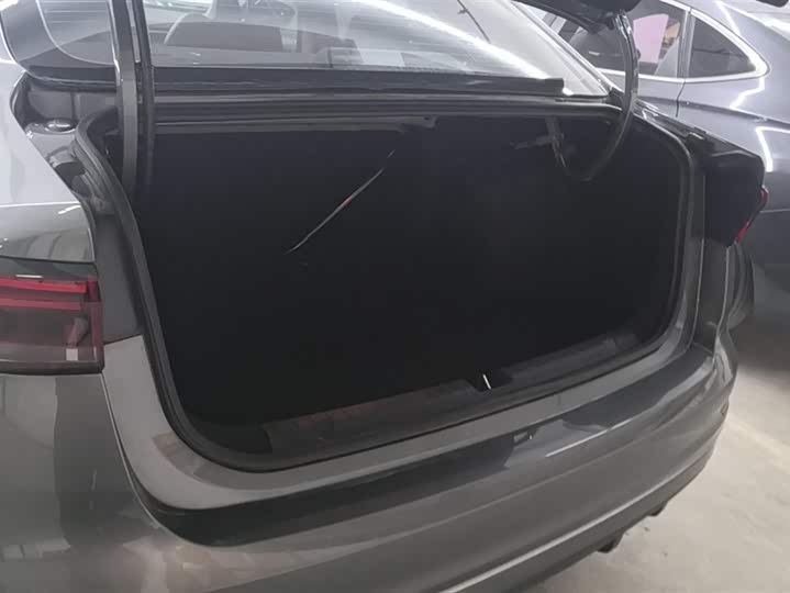 Фото 4 - Geely Emgrand