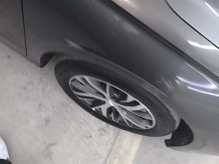 Фото 6 - Geely Emgrand