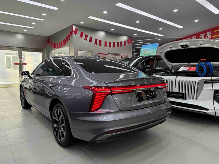 Фото 8 - Hongqi H5 Hybrid