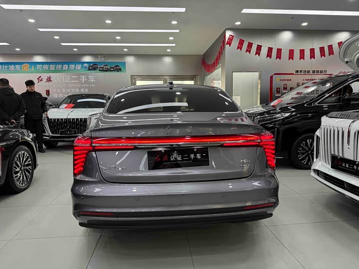 Фото 9 - Hongqi H5 Hybrid