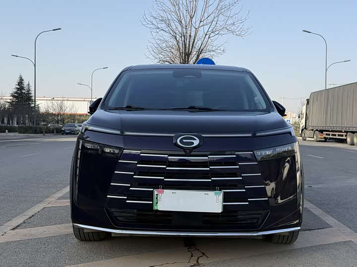 Фото 2 - GAC Trumpchi E8