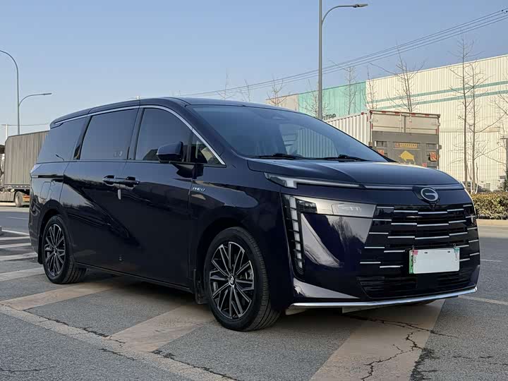 Фото 3 - GAC Trumpchi E8
