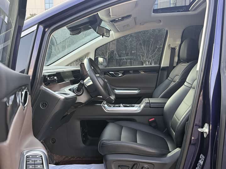 Фото 6 - GAC Trumpchi E8