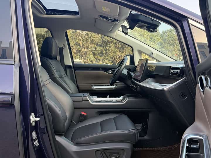 Фото 7 - GAC Trumpchi E8