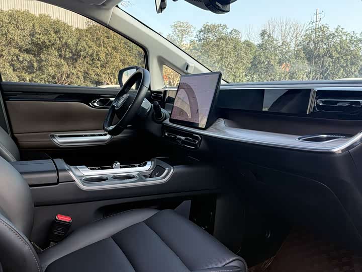 Фото 8 - GAC Trumpchi E8