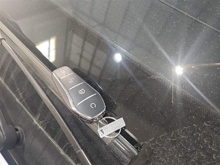 Фото 9 - BYD Song L DM-i Hybrid