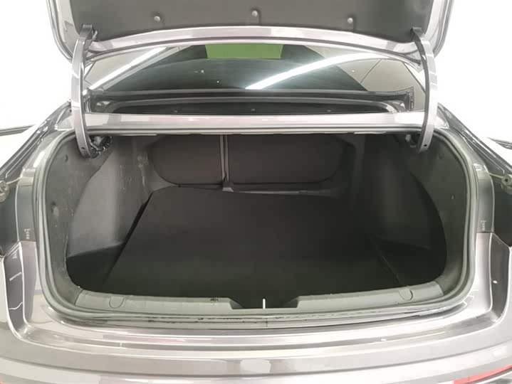 Фото 4 - Geely Preface