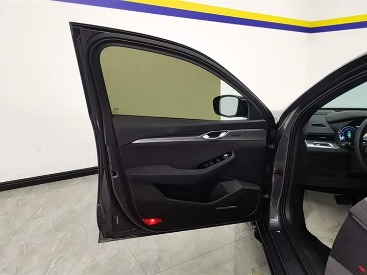 Фото 7 - Geely Preface