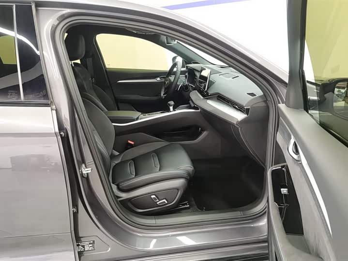 Фото 8 - Geely Preface