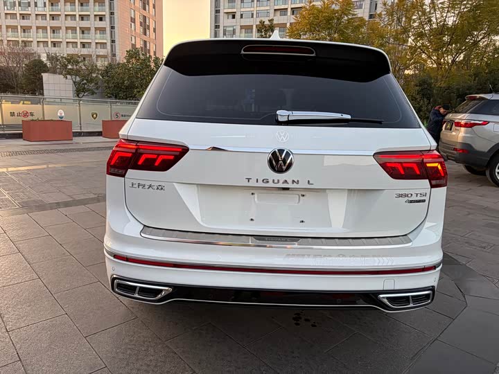 Фото 5 - Volkswagen Tiguan L Pro