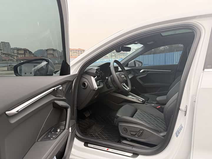 Фото 2 - Audi A3