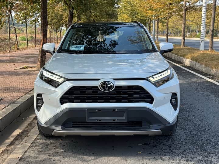 Фото 2 - Toyota RAV4
