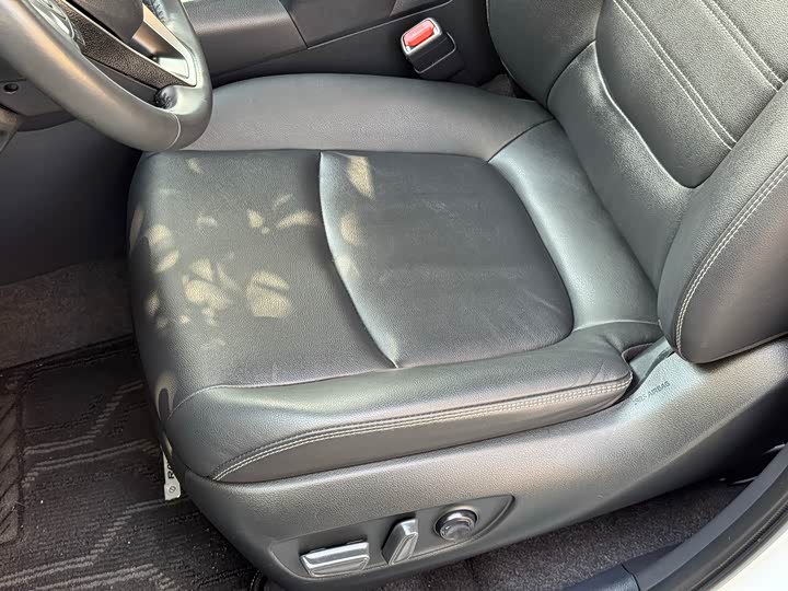 Фото 7 - Toyota RAV4