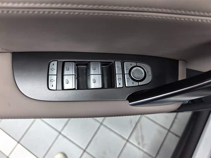 Фото 9 - BYD Tang Hybrid/EV