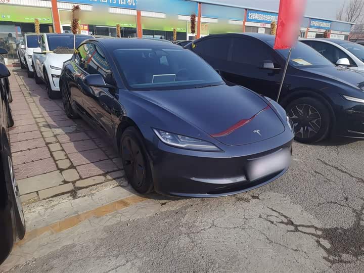 Фото 4 - Tesla Model 3