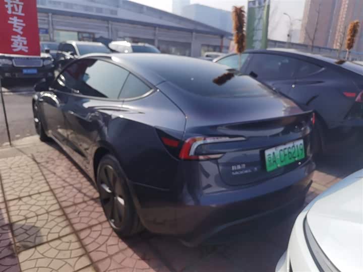 Фото 5 - Tesla Model 3