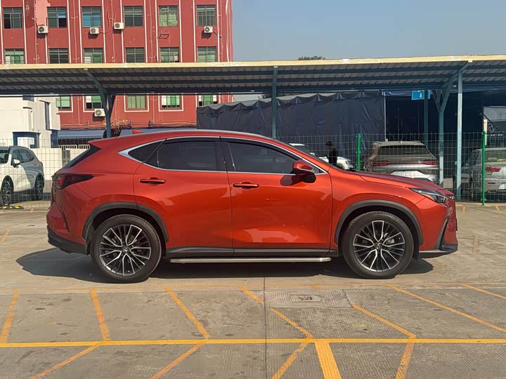 Фото 7 - Lexus NX