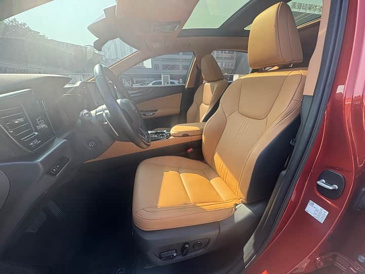 Фото 9 - Lexus NX