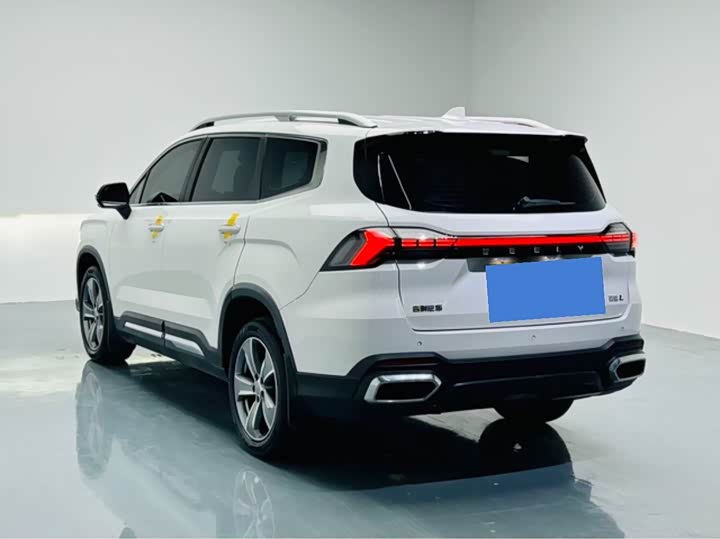 Фото 4 - Geely Okavango L