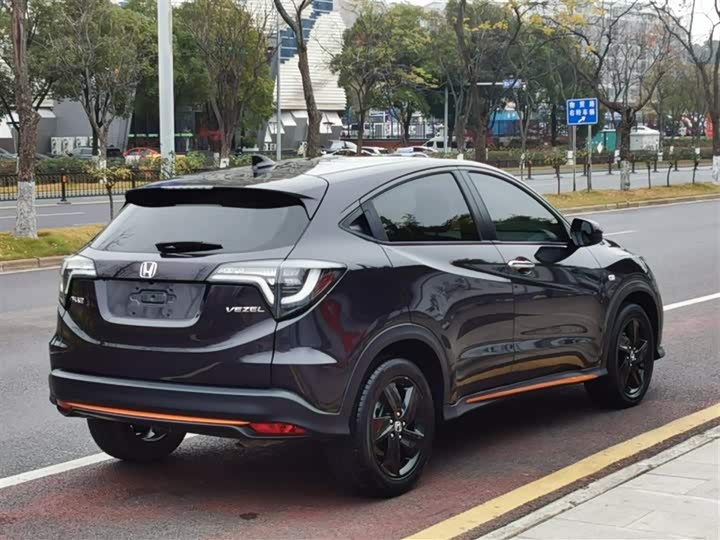 Фото 7 - Honda Vezel