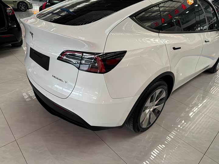 Фото 7 - Tesla Model Y