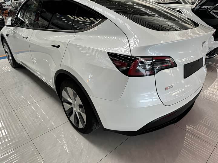 Фото 9 - Tesla Model Y